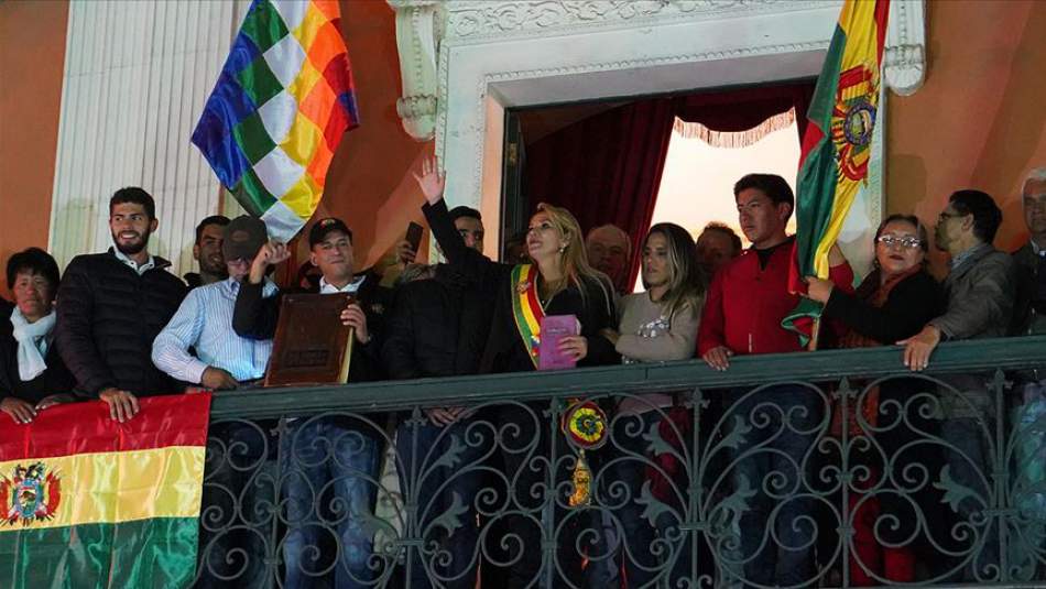 Bolivya'da Ordu Anez'in Geçici Devlet Başkanlığını Tanıdı