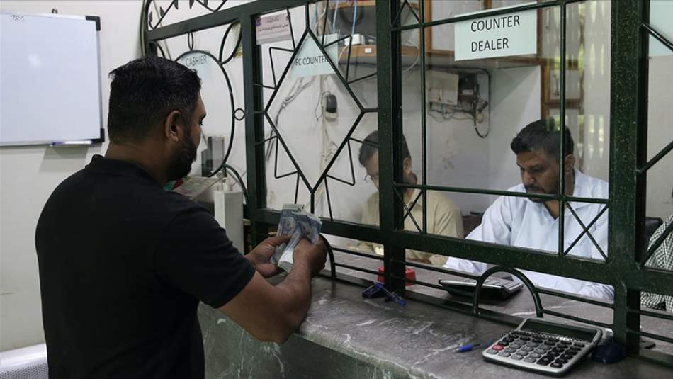 Çin'den Pakistan'a 2 Milyar Dolar Kredi