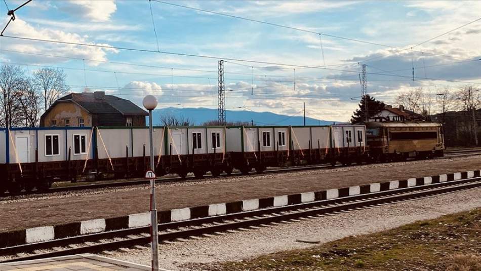 Bulgaristan'dan Türkiye'deki Deprem Bölgelerine Konteyner Sevkiyatı Başladı