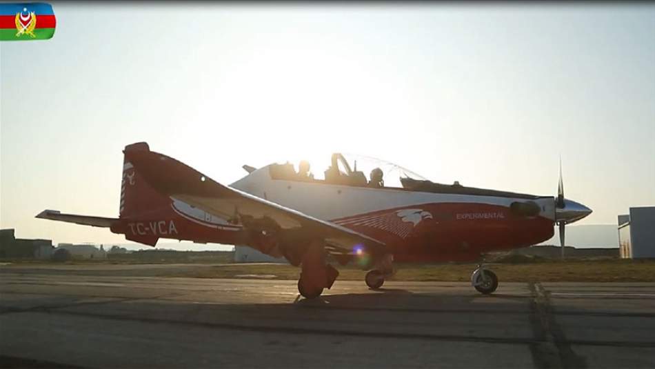 Azerbaycanlı Pilotlar HÜRKUŞ'la Uçuş Gerçekleştirdi