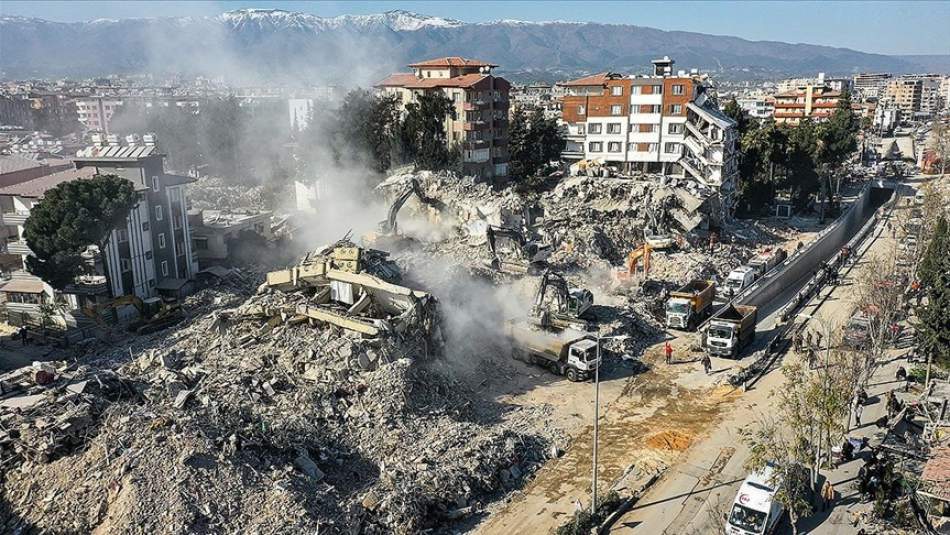 BM, Türkiye'deki Depremlerin Neden Olduğu Hasarın 100 Milyar Doları Aşacağının Tahmin Edildiğini Açıkladı
