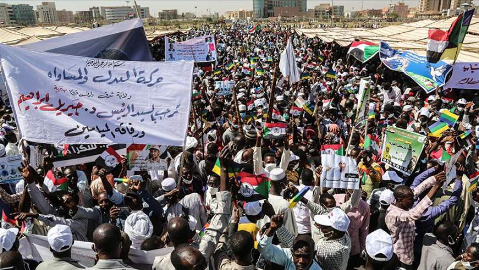 Sudan'da Binlerce Kişi Nihai Barış Anlaşmasını Kutladı
