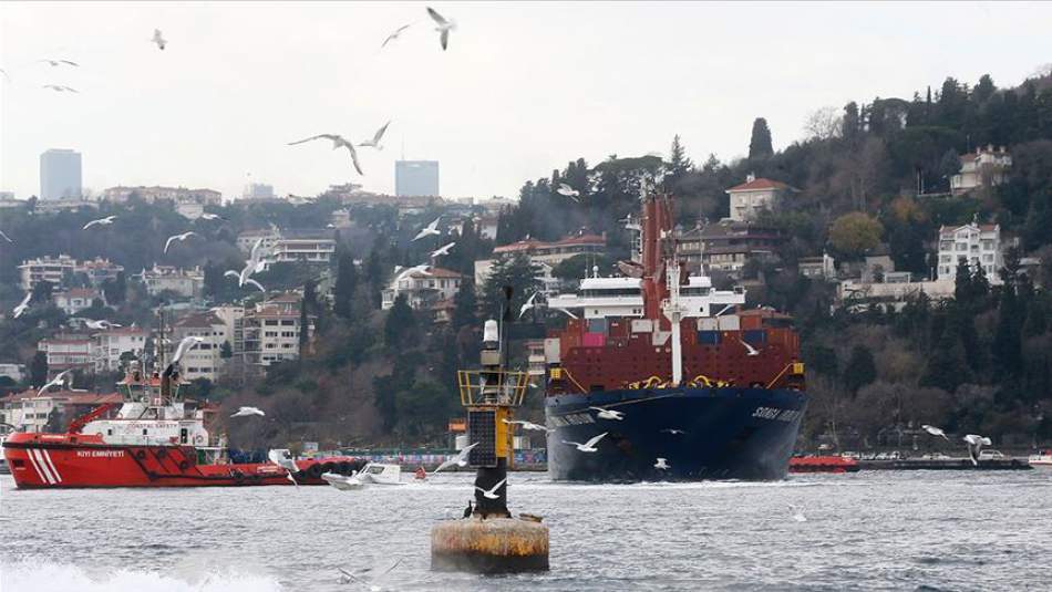 Yük Gemisi İstanbul Boğazı'nda Karaya Oturdu
