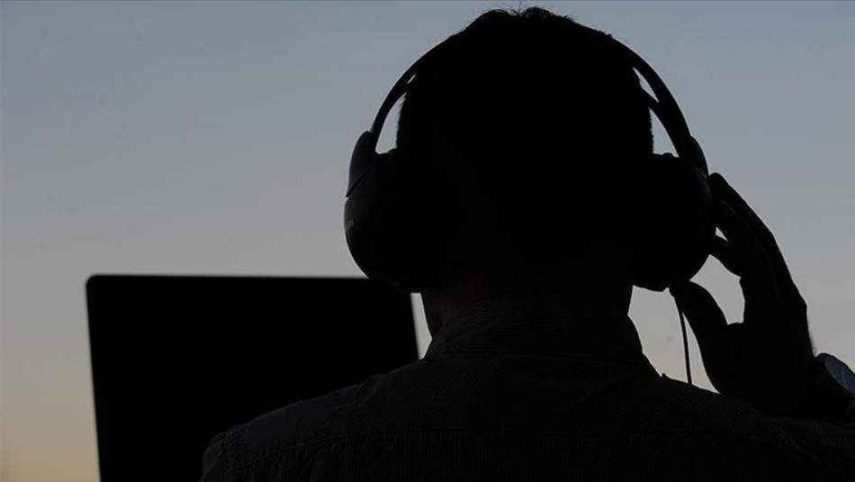 AB Komisyonu, Yunanistan'dan Dinleme Skandalına Yönelik Açıklama İstiyor