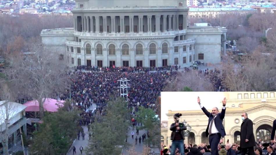 Ermenistan'da Ordunun İstifa Bildirisi Sonrası Meydanlar Hareketlendi