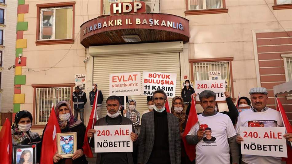 Diyarbakır Annelerinin Evlat Nöbetine Bir Aile Daha Katıldı
