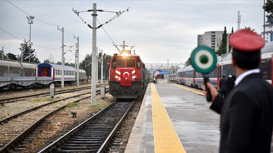 Bakü-Tiflis-Kars Demir Yolu'ndaki 'Yapısal Engeller' Kalkacak, Yük Taşımacılığı Artacak