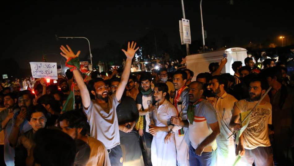 İmran Han Destekçileri Protesto Gösterileri Düzenledi