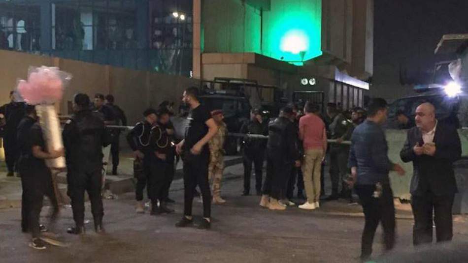 Irak'ta Göstericiler Bahreyn Büyükelçiliğini Bastı