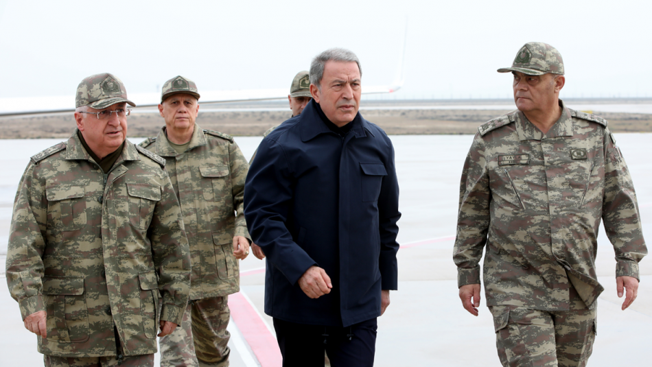 Milli Savunma Bakanı Akar ve Komutanlar Suriye Sınırında