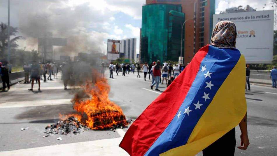 Venezuela'da tüm taraflar 23 Ocak'ta sokağa iniyor