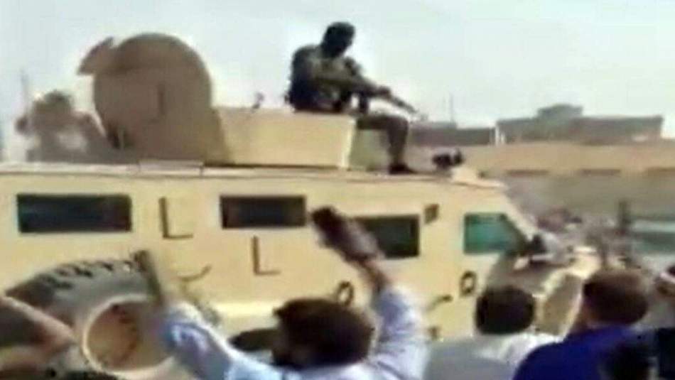 YPG Güçleri Fransa'yı Protesto Eden Halkın Üzerine Ateş Açtı