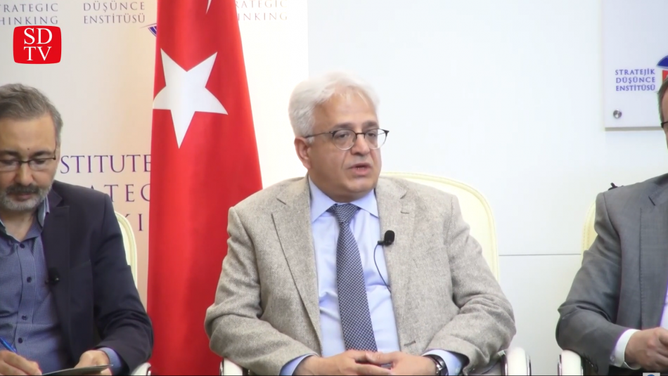 Dr. Mahmut Çevik - Farklı Perspektiflerden Balkanlar’da Güncel Meseleler Paneli