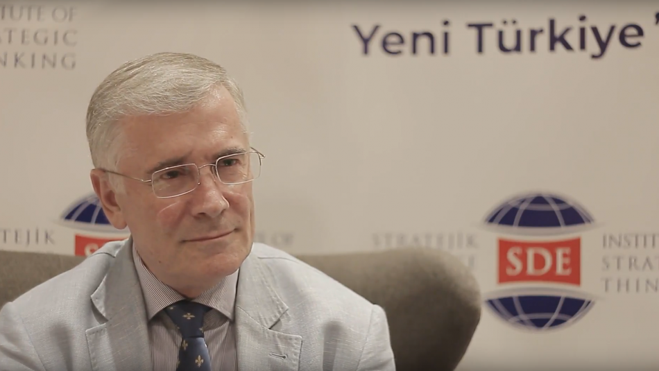 Prof. Dr. Fatos Tarifa Arnavutluk'un Dış Politika ve AB sürecini değerlendirdi